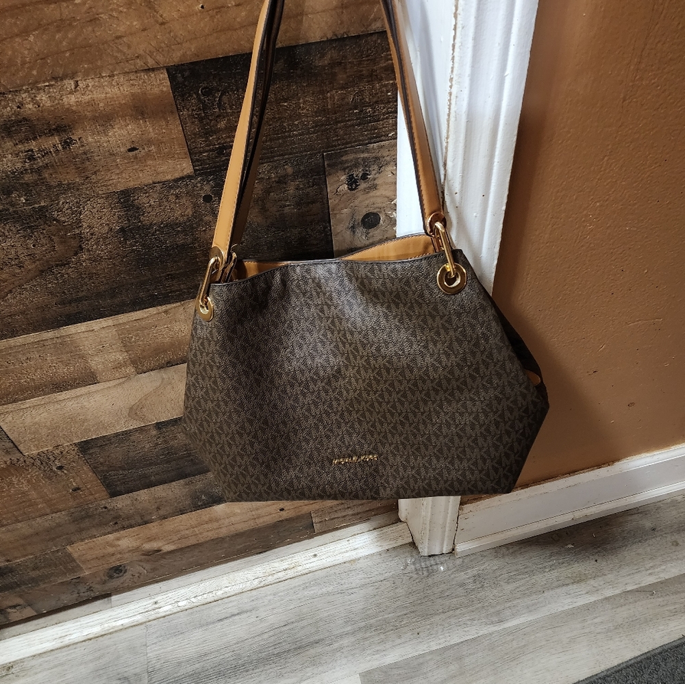 Michael kors purse